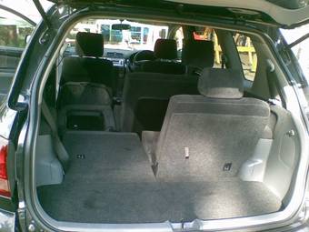 2002 Toyota Ipsum Pictures