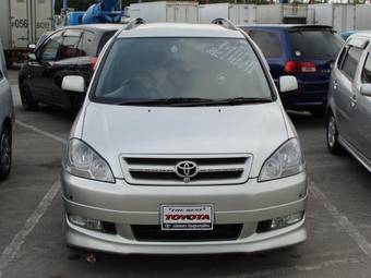 2002 Toyota Ipsum Photos