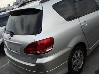 2002 Toyota Ipsum Pictures