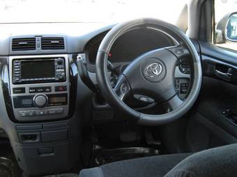2002 Toyota Ipsum Images