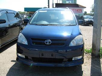 2002 Toyota Ipsum Pictures