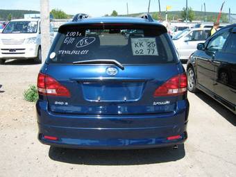 2002 Toyota Ipsum Photos
