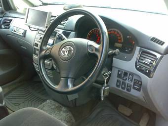 2002 Toyota Ipsum Pics