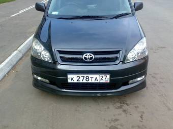 2002 Toyota Ipsum Photos