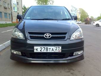 2002 Toyota Ipsum Pictures