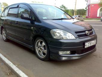 2002 Toyota Ipsum Photos