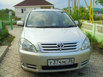2002 Toyota Ipsum Photos