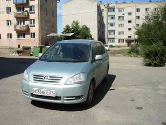 2002 Toyota Ipsum Pictures