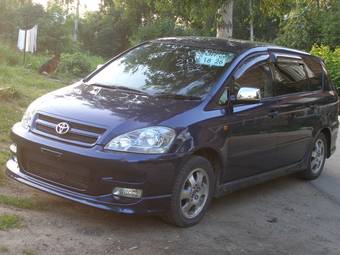 2002 Toyota Ipsum Photos