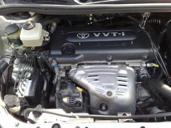 2002 Toyota Ipsum Pictures