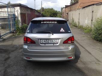 2002 Toyota Ipsum Pictures
