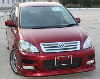 2002 Toyota Ipsum Photos