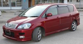 2002 Toyota Ipsum Pictures