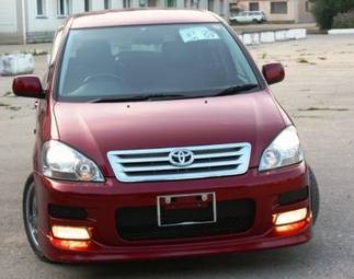 2002 Toyota Ipsum Images