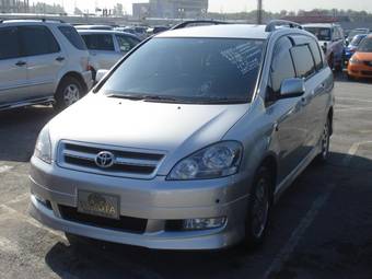 2002 Toyota Ipsum Pictures