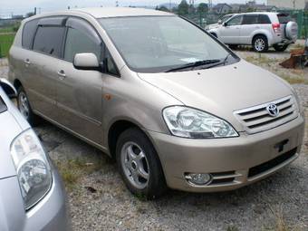 2002 Toyota Ipsum Pictures