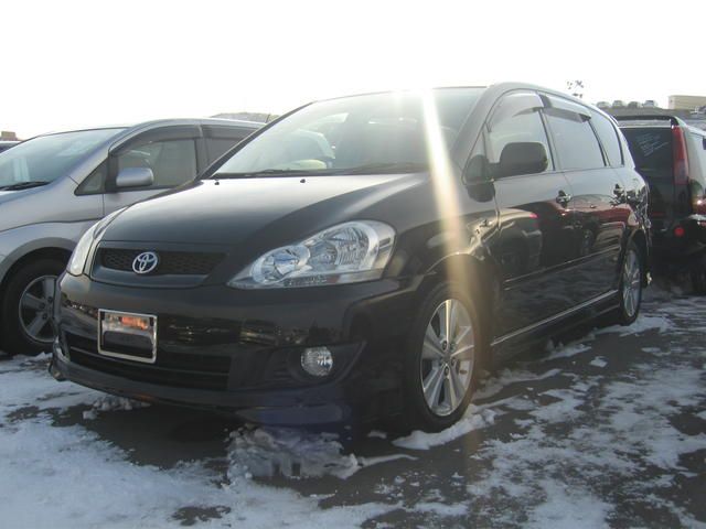 2003 Toyota Ipsum