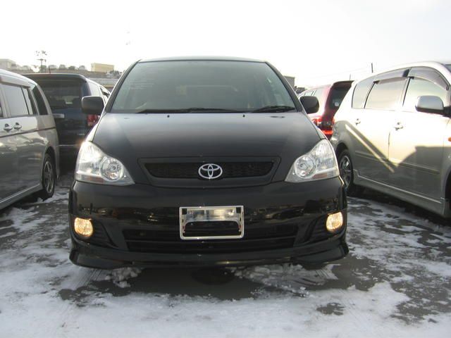 2003 Toyota Ipsum