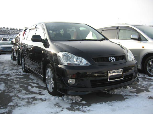 2003 Toyota Ipsum