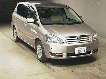 2003 Toyota Ipsum