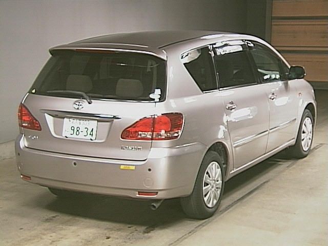 2003 Toyota Ipsum