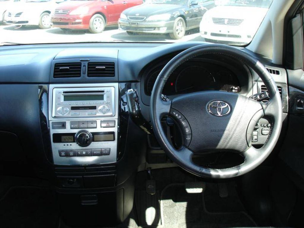 2003 Toyota Ipsum