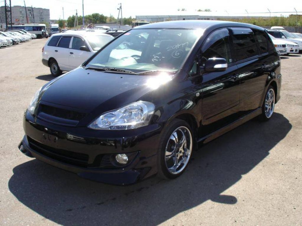 2003 Toyota Ipsum
