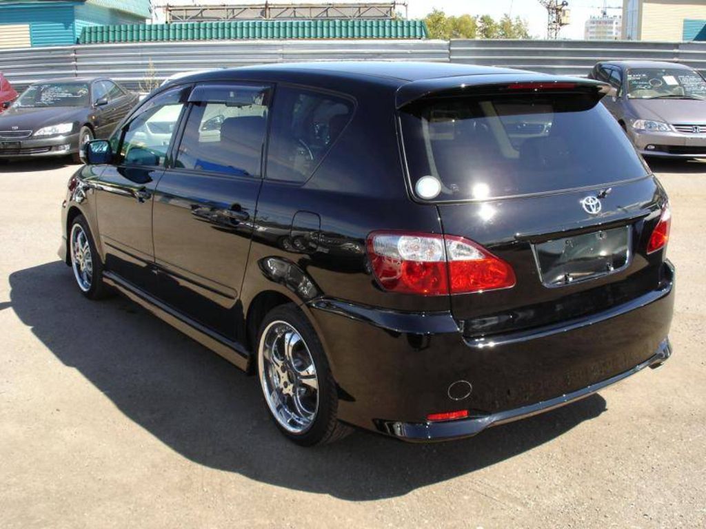 2003 Toyota Ipsum