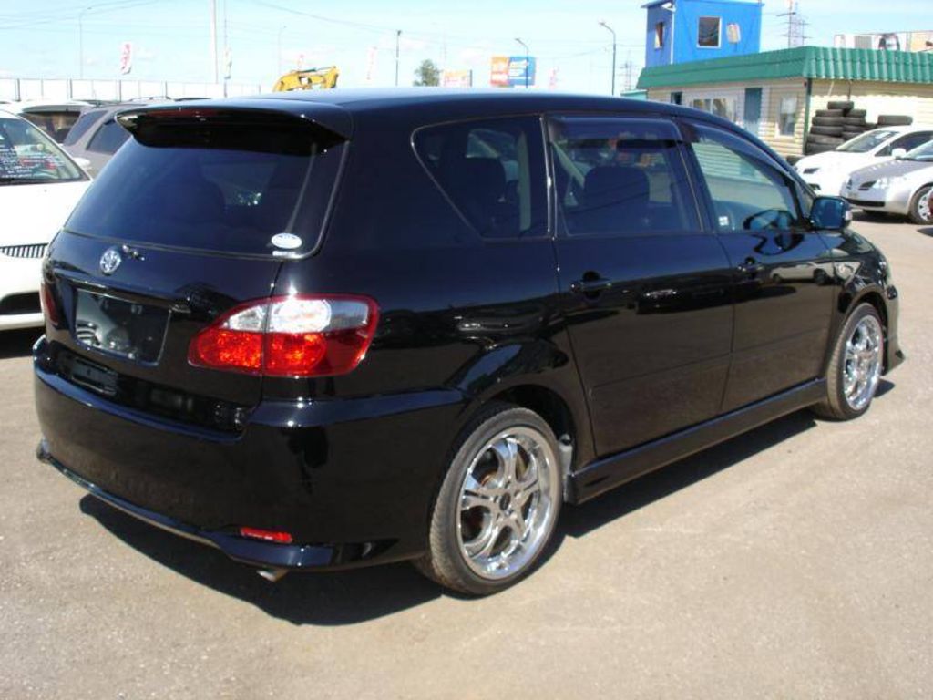 2003 Toyota Ipsum