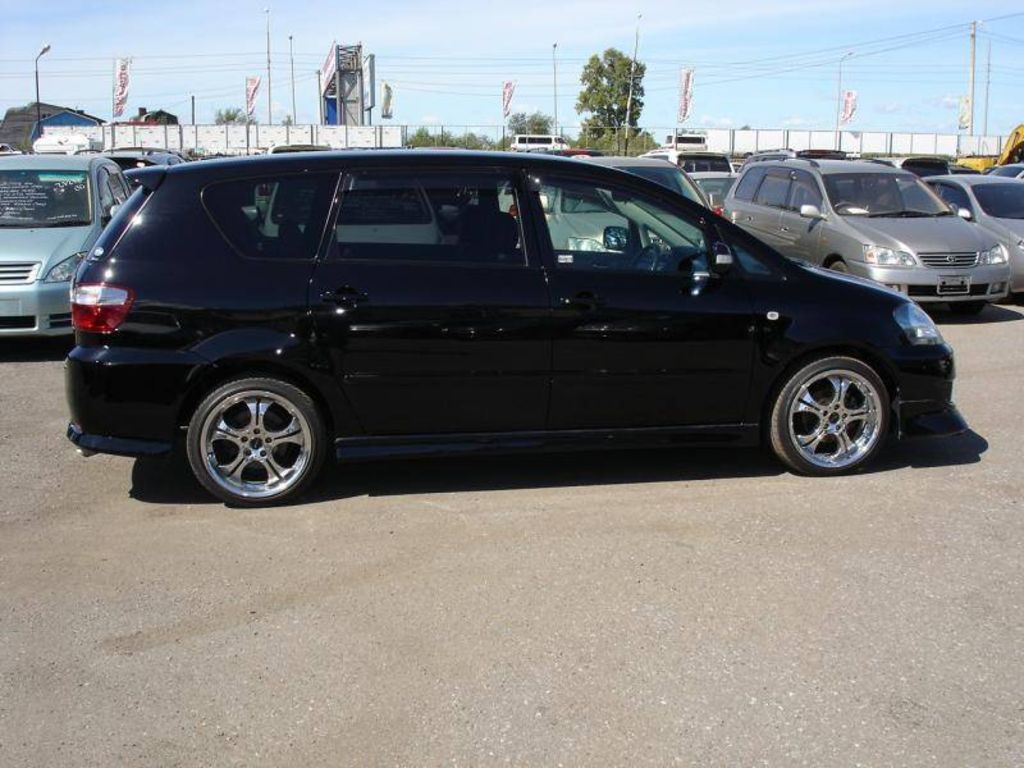 2003 Toyota Ipsum