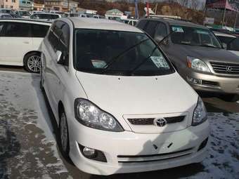2003 Toyota Ipsum