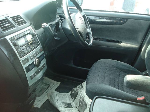 2003 Toyota Ipsum