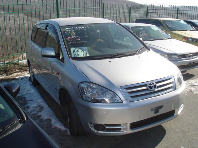 2003 Toyota Ipsum
