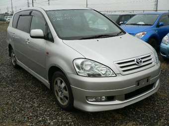 2003 Toyota Ipsum