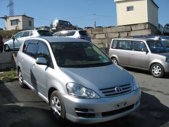 2003 Toyota Ipsum