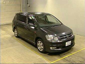 2003 Toyota Ipsum