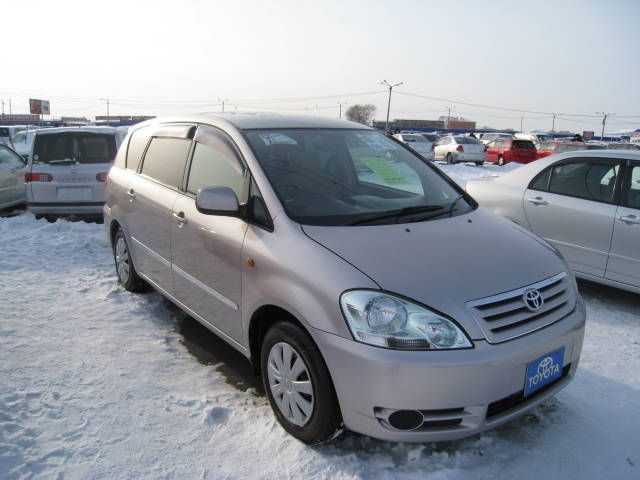 2003 Toyota Ipsum