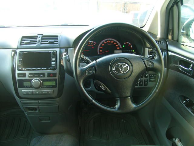 2003 Toyota Ipsum