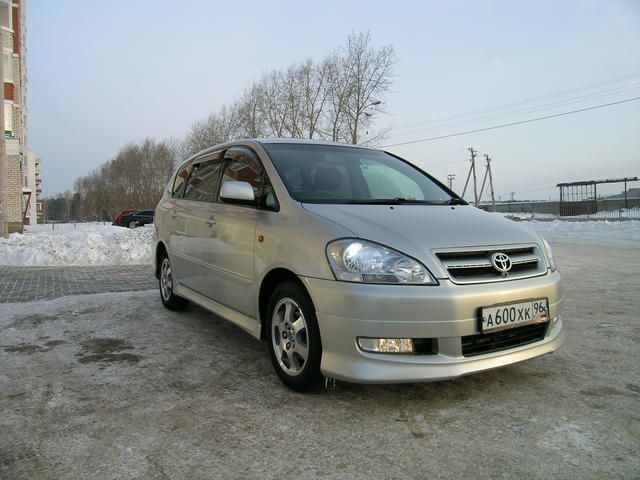 2003 Toyota Ipsum