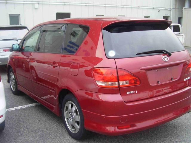 2003 Toyota Ipsum