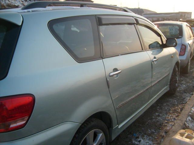 2003 Toyota Ipsum