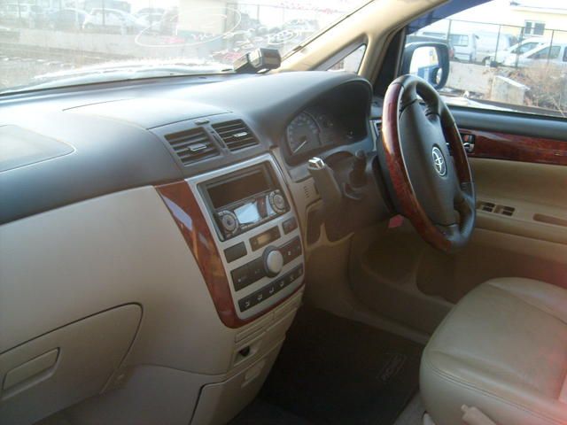2003 Toyota Ipsum