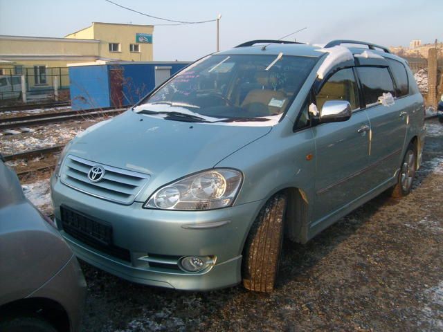 2003 Toyota Ipsum