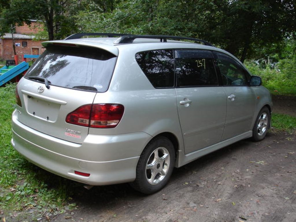 2003 Toyota Ipsum