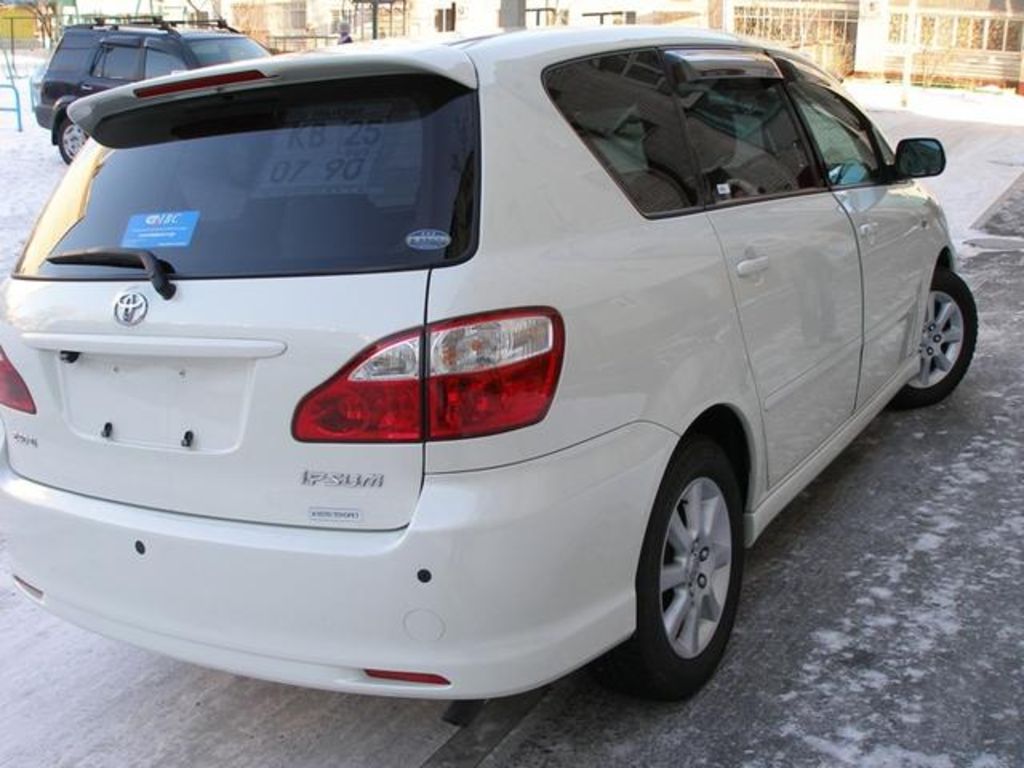 2003 Toyota Ipsum