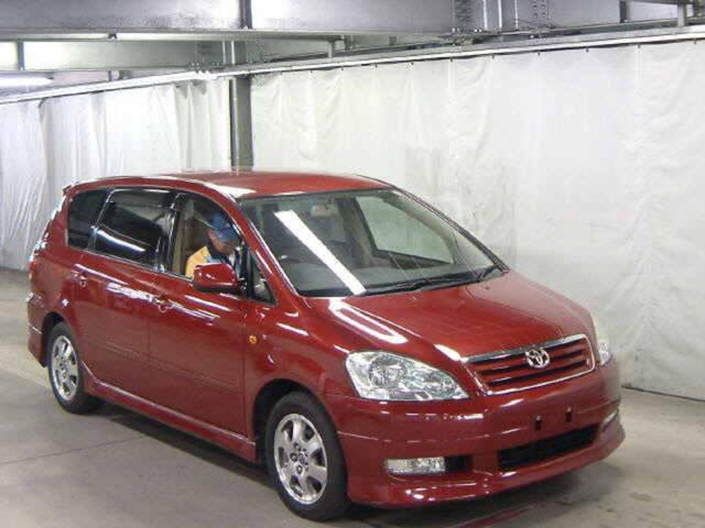 2003 Toyota Ipsum