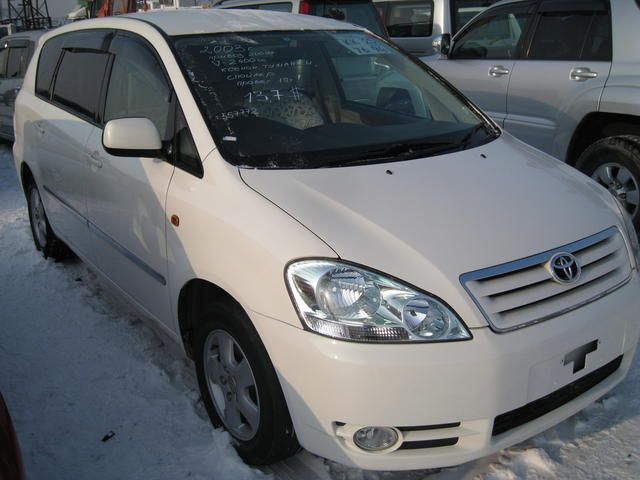 2003 Toyota Ipsum
