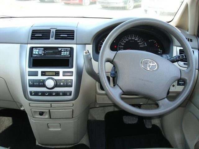 2003 Toyota Ipsum