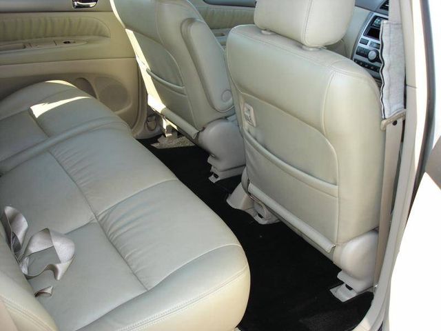 2003 Toyota Ipsum