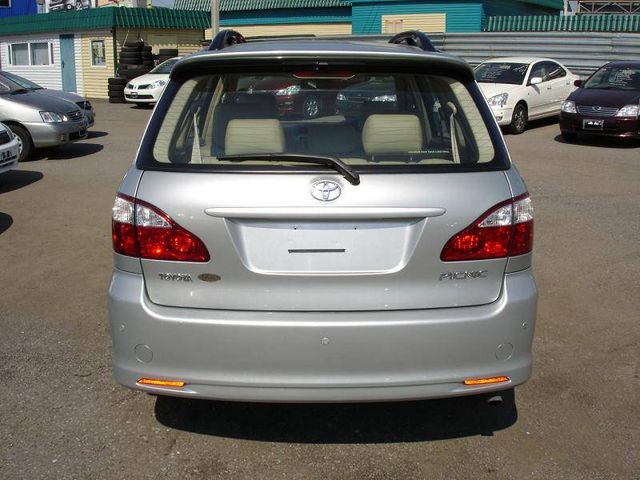 2003 Toyota Ipsum